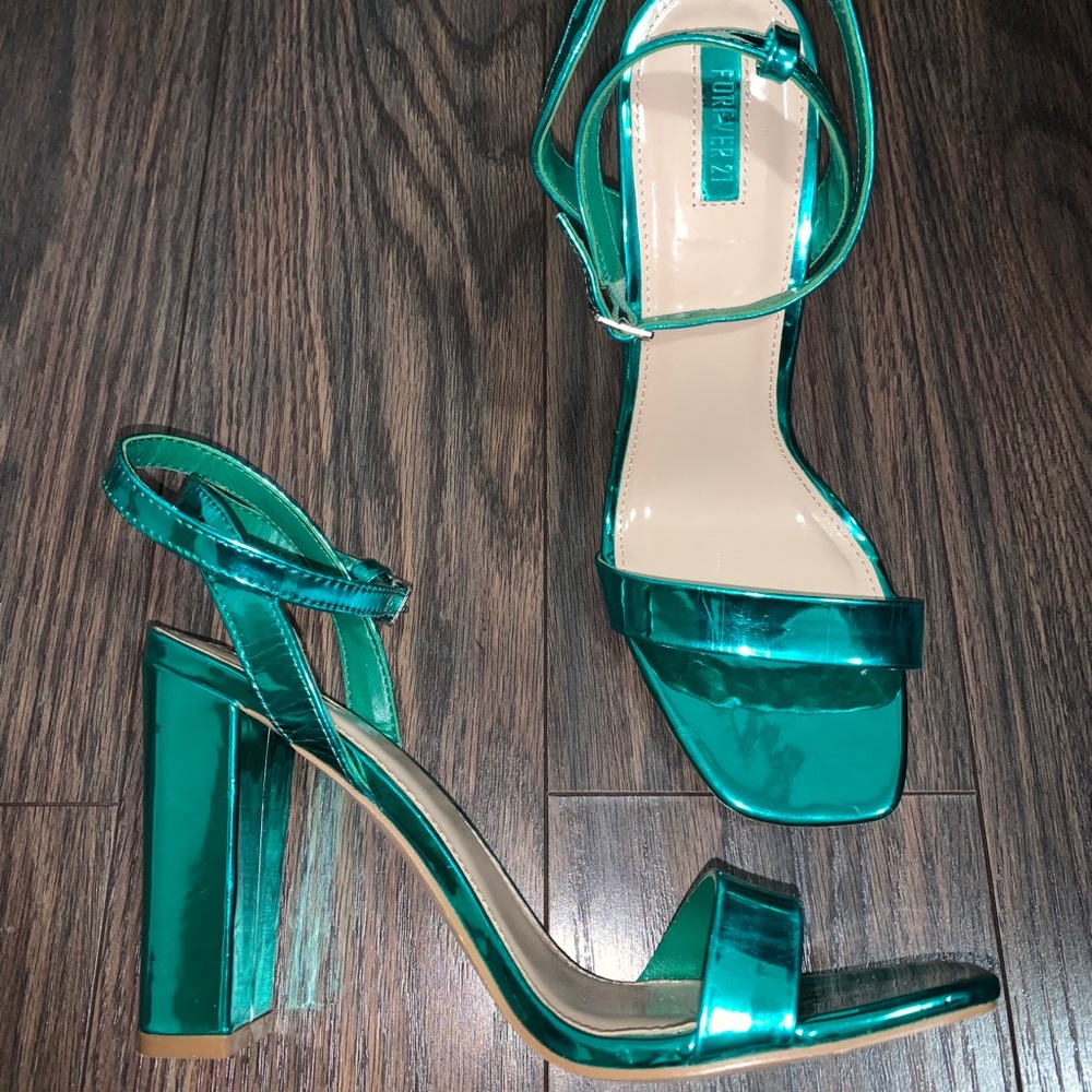 Metallic green strappy heel